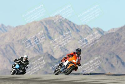 media/Dec-01-2025-Moto Forza (Mon) [[2daa91e15f]]/3-Beginner Group/Session 4 Turn 9/